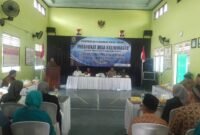 Suasana di aula Pemdes Kaliwinasuh saat acara pengambilan sumpah jabatan dua formasi Kasi Kesra dan Kadus 4 Karang Pucung.(Dok.Pelita News.id)