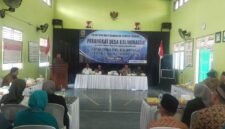 Suasana di aula Pemdes Kaliwinasuh saat acara pengambilan sumpah jabatan dua formasi Kasi Kesra dan Kadus 4 Karang Pucung.(Dok.Pelita News.id)