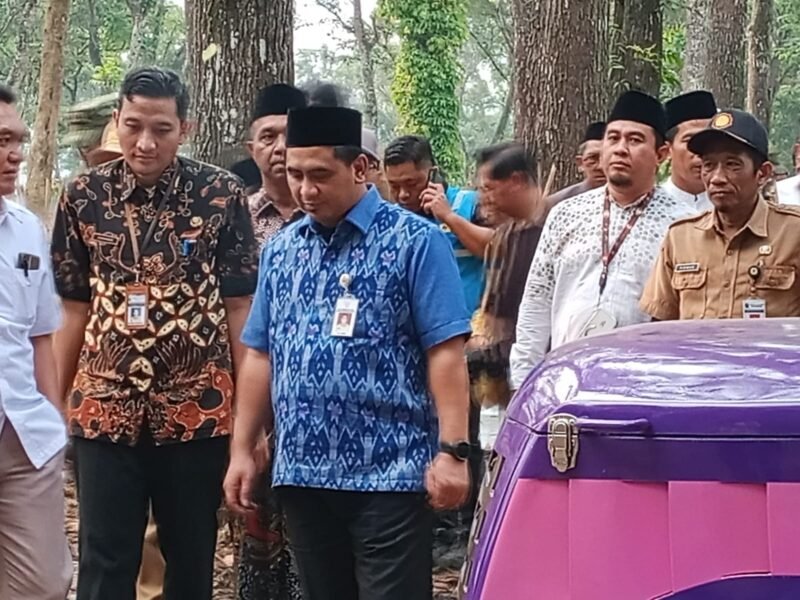aj yasin wakil gubernur Jateng saat berada di Desa Bandingan, Kecamatan Bawang, Kabupaten Banjarnegara, dalam rangka meninjau lahan untuk tanaman pangan.(Dok.Pelita.News.id)