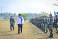 Wakil Bupati Banjarnegara Wachid Jumali, Lc berada di Lapangan Emprit Gantil, Desa Gumelem Wetan, dalam rangka opening TMMD Reguler ke-129.(Dok.Kominfo Bna/Pelita.News.id)