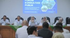 Dinas Kesehatan Kabupaten Banjarnegara melalui forum Konsultasi Publik melaksanakan sosialisasi peningkatan layanan kesehatan PBI dan percepatan eliminasi TBC dengan mengoptimalkan BPJS Kesehatan untuk masyarakat, di Aula Sasana Karya Praja Setda Banjarnegara.(Dok.Kominfo/Pelita News.id)