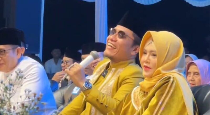 us Miftah meluruskan isu terima uang Rp100 juta di proyek JGSS saat ditanya salah satu jemaah Harlah Ponpes Ora Aji. (Dok. Istimewa)