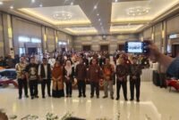 Hananto Anggota DPRRI Komisi Xlll dan Bupati Banjarnegara Amalia Desiana, Dedi Suromli ketua DPD PKS, dan lainnya saat berpose besama di Acara Penguatan Pancasila.(Dok.Pelia News. id)