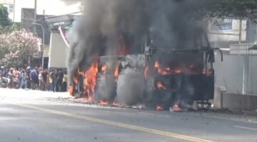 Bus Eka Tujuan Cilacap Terbakar di Madiun, Seorang Penumpang Terluka Bakar