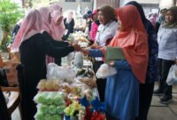 Suasana Gelar Bazar Pasar Murah yang di gelar oleh Pemkab Banjarnegara di seputaran alun-alun.(Dok Kominfo Bna/Pelita New.id)