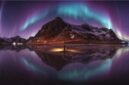 Foto panorama dramatis yang menampilkan Cahaya Utara (Aurora Borealis) membentuk lengkungan langit yang sempurna di atas puncak gunung berselimut salju, karya fotografer asal Bangkok, Wutimet Bunyasirisith, terpilih sebagai pemenang The Pano Awards Southeast Asia Open Photographer of the Year 2026.