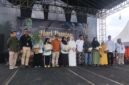 Foto: Bupati Banjarnegara dr Amalia Desiana, Firman Sapta Adi Kadis DPPKP Kabupaten Banjarnegara saat bersama sama dengan segenap elemen dan sponsor berada di Panggung Kemeriahan HPS 2026 di Lapangan Desa Gumiwang.(Dok.Pelita News.id)