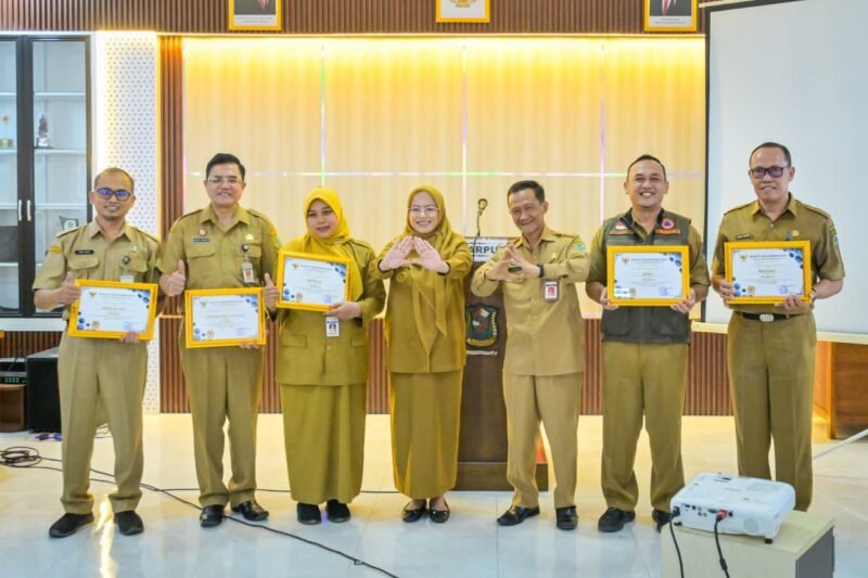 Foto: dr Amalia Desiana beserta OPD terkait saat berpose bersama.(Dok Kominfo Bna/Pelita News id)