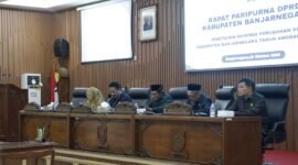 Foto: Suasana Rapat Paripurna perubahan Perda tentang APBN TA 2026 di Gedung DPRD Kabupaten Banjarnegara.(Dok.Kominfo Bna/Pelita News.id)