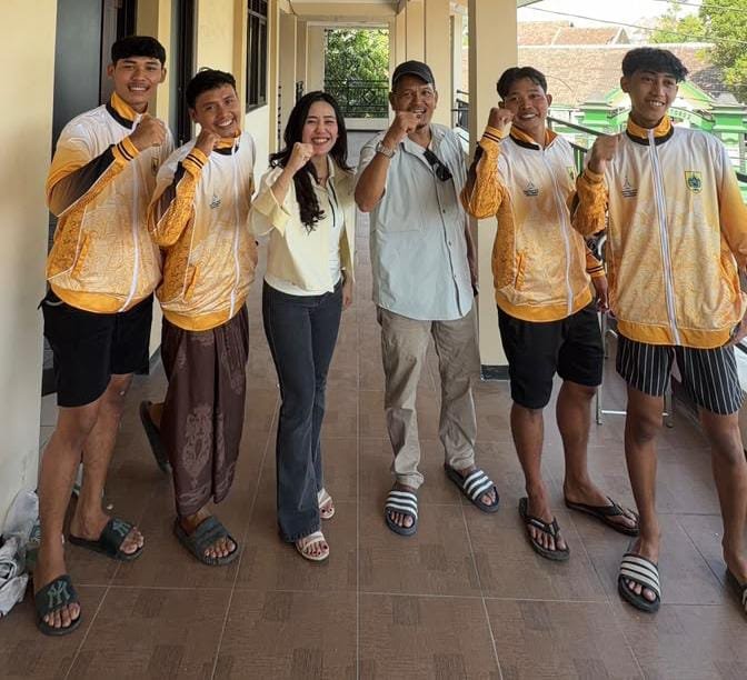 Meta Aqulelestin dan tim Sepak Takraw PSTI Kabupaten Pemalang, Jawa Tengah